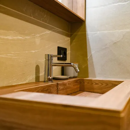 Апартаменти Il Cervo Nel Bosco Брей-Червінія